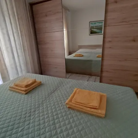 Rea Apartment *